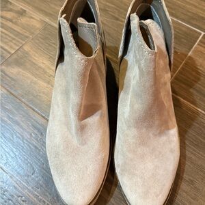 Dolce Vita taupe booties 8.5